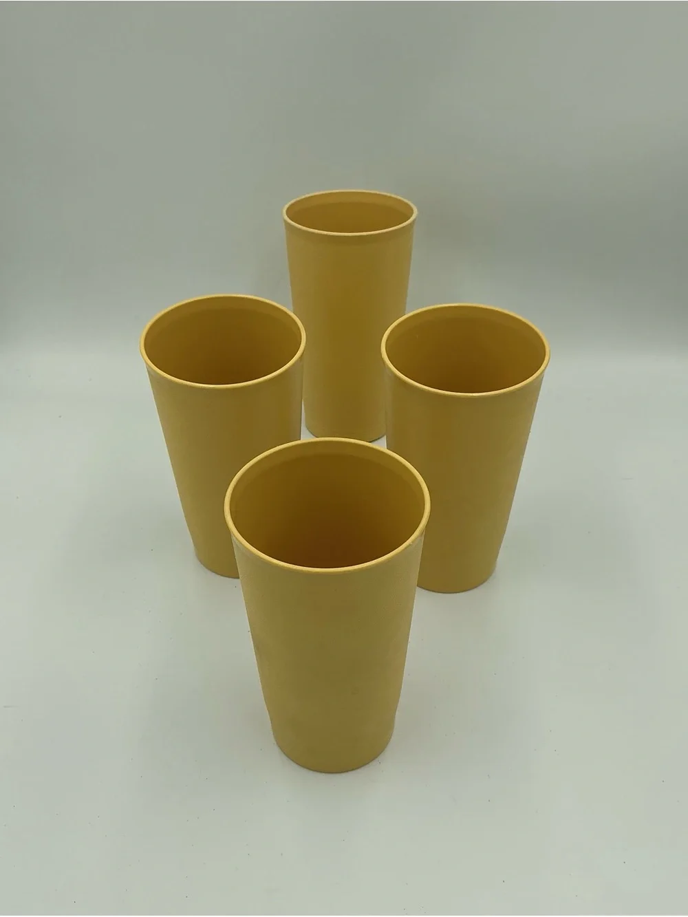 VINTAGE Tupperware Tumblers Cups #873-38 12oz Set Of 4 Harvest Yellow Stackable